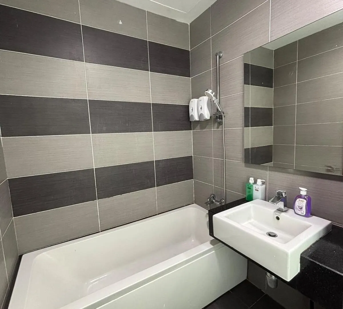 Apartment Jb 1Min Walk To Ksl Mall 5-7Pax Bathtub Smarttv Johor Bahru